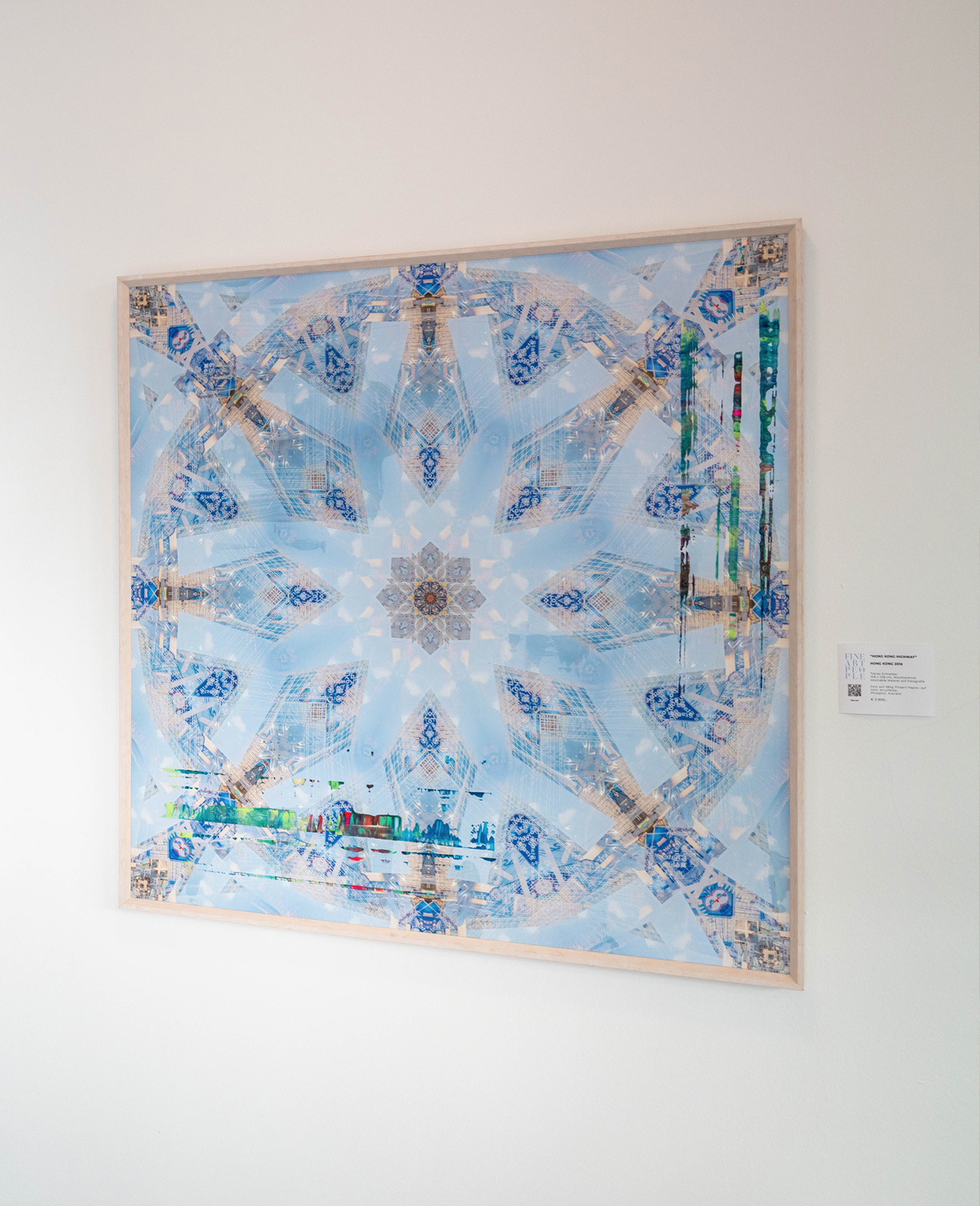 Fine Art People, Metropolitan Aura Show bg1